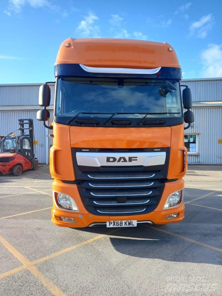 DAF 105 530 Trekkers