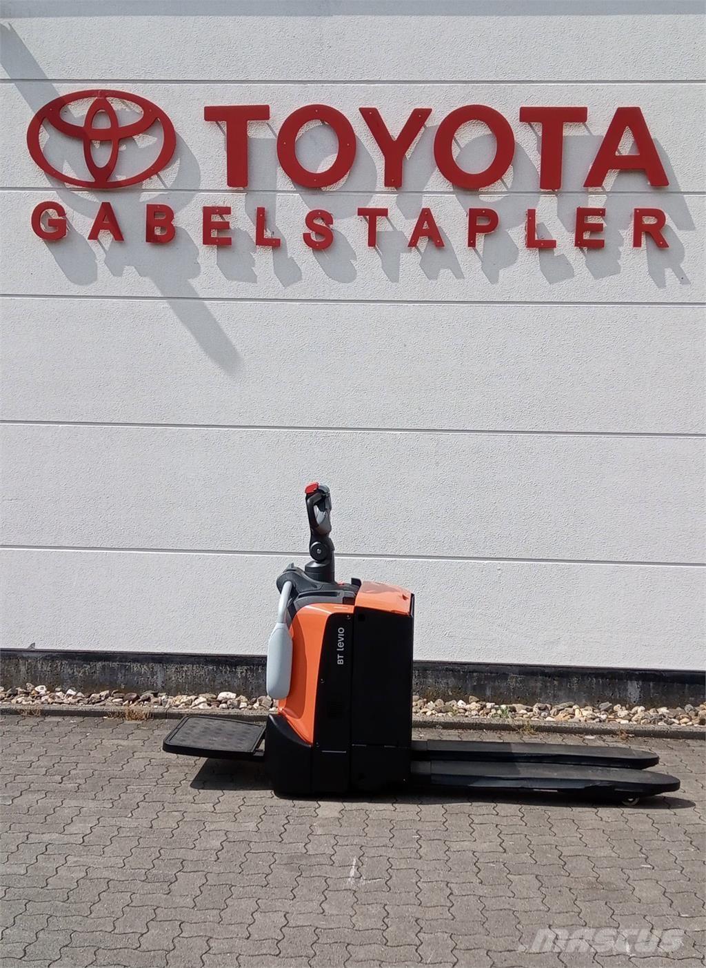 Toyota LPE 220 Meeloop stapelaar