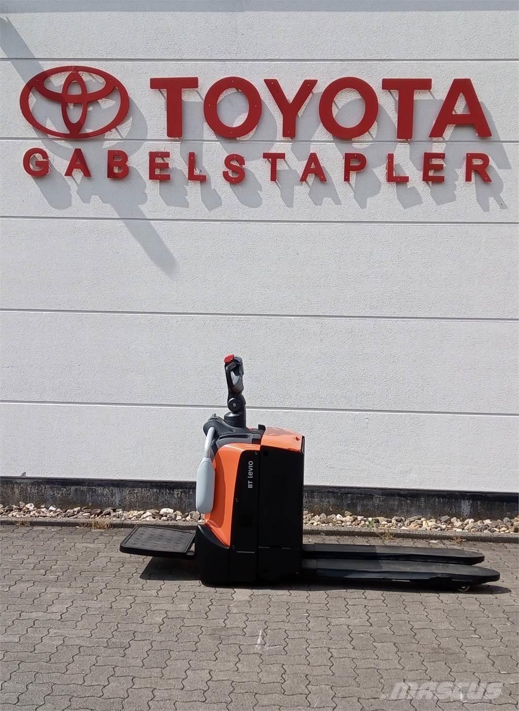Toyota LPE 220 Meeloop stapelaar
