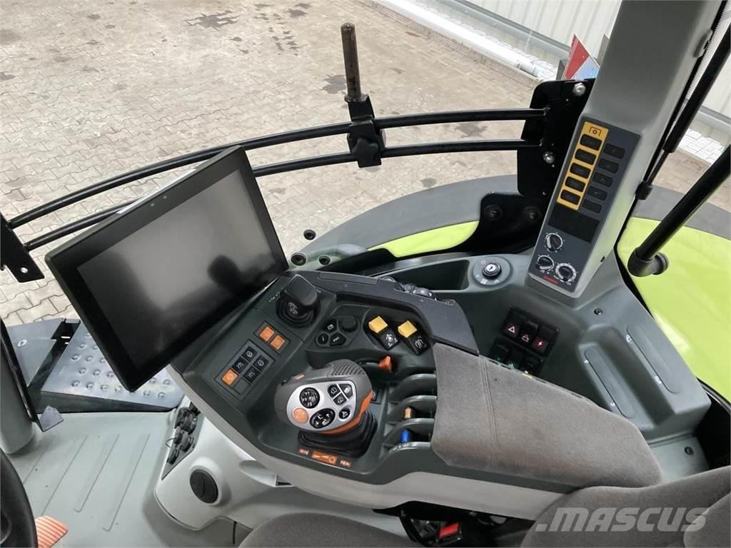 CLAAS Axion 870 Tractoren