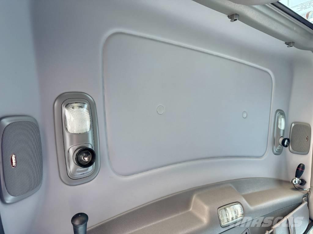Peterbilt 365 Trekkers