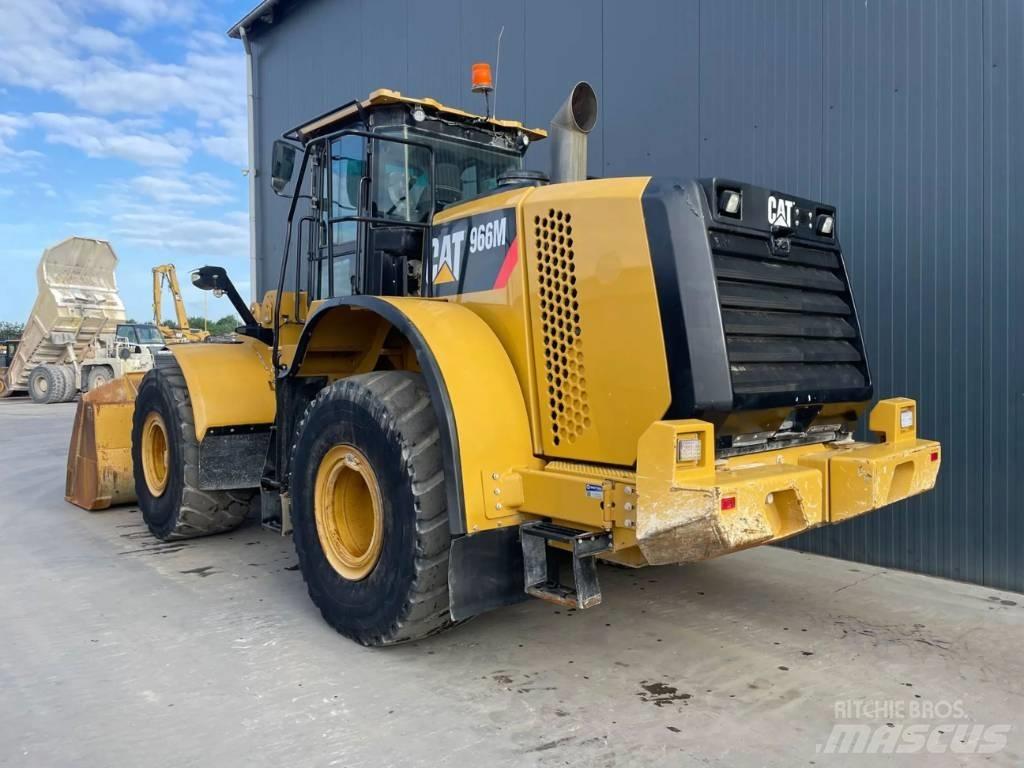 CAT 966M Wielladers