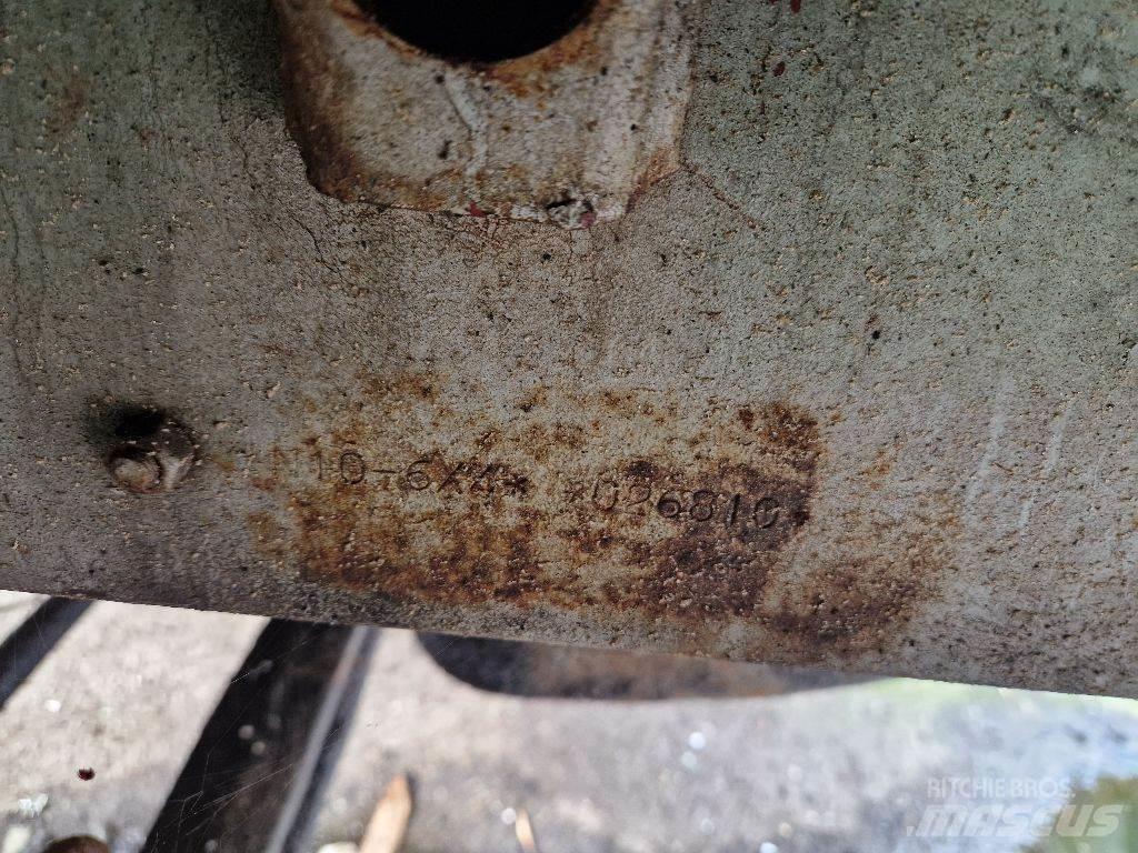 Volvo N1033 6X4 Chassis met cabine