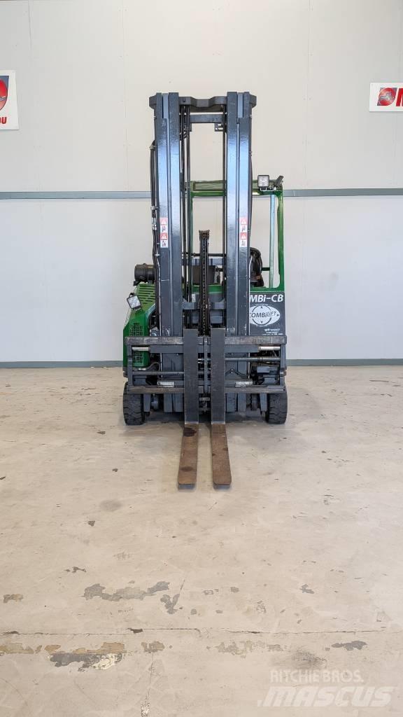 Combilift CB 3000 Four-way truck