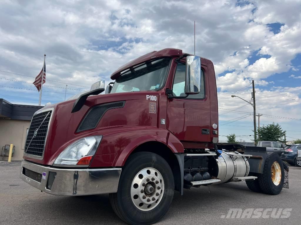 Volvo VNL 42 T300 Trekkers