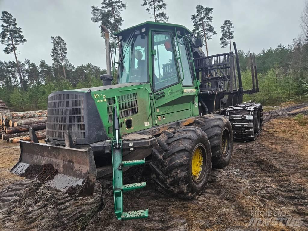 John Deere 1110 D Uitrijwagens