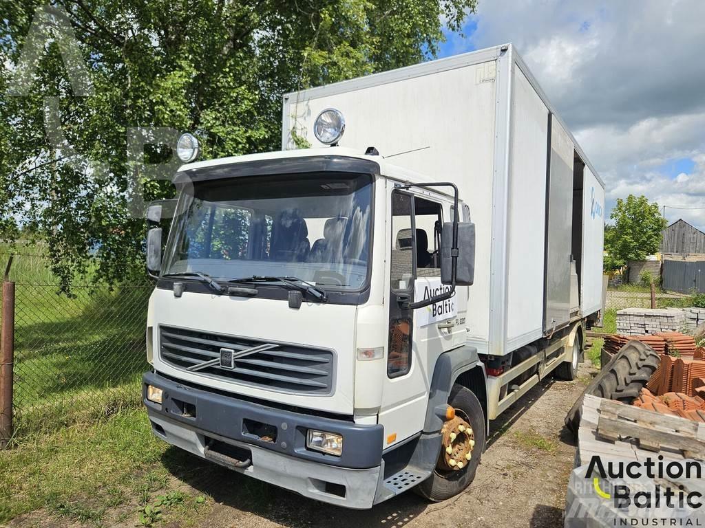 Volvo FL615 Bakwagens met gesloten opbouw