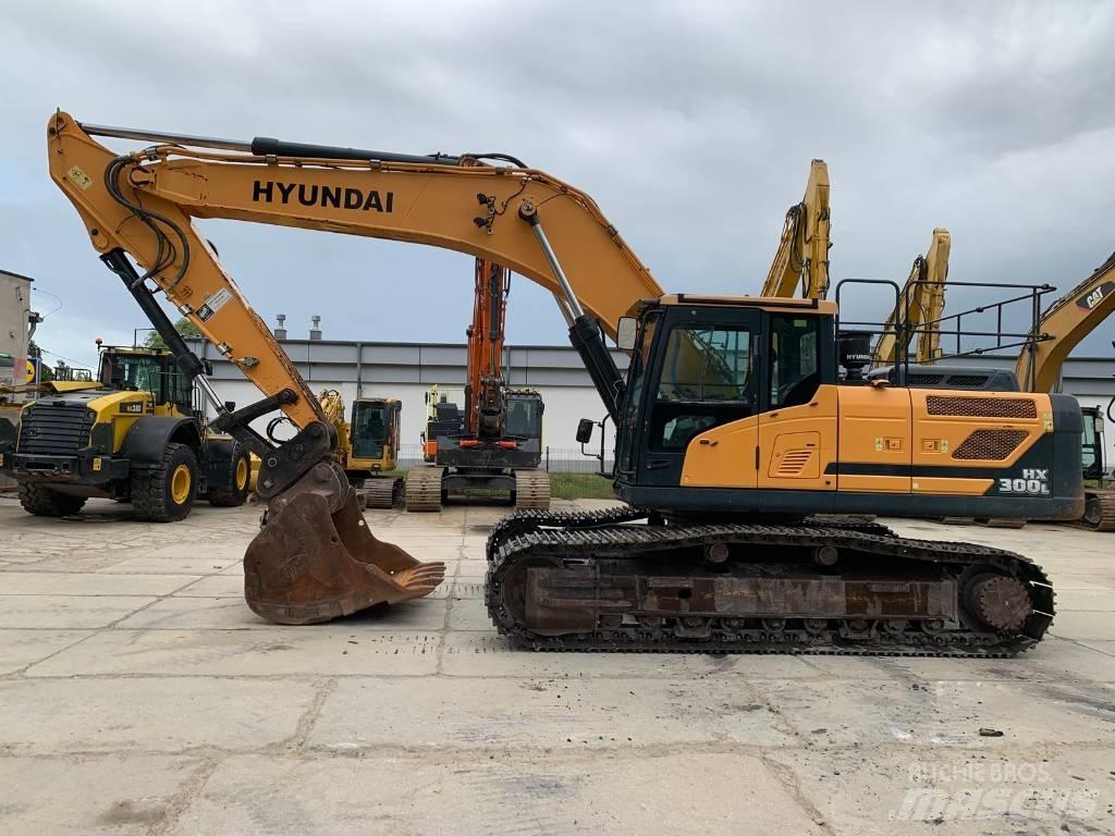 Hyundai HX 300 L Rupsgraafmachines