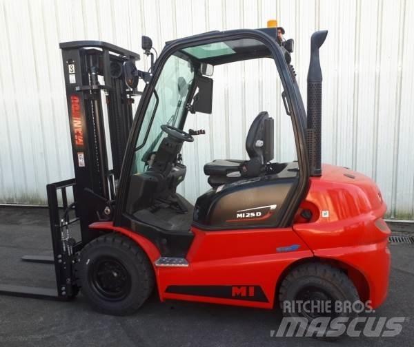 Manitou MI25D Vorkheftruck voor zwaar terrein