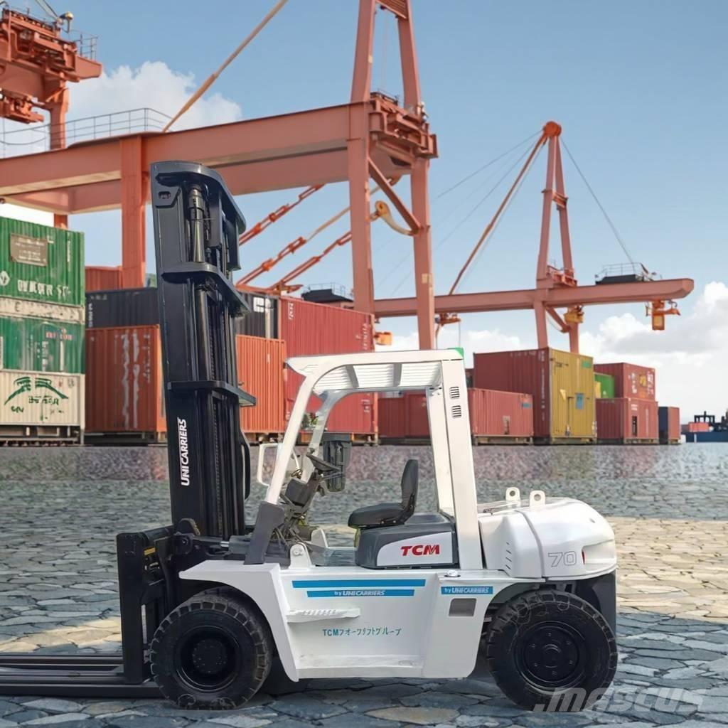 TCM FD 70 Z8 Bakwagens met gesloten opbouw