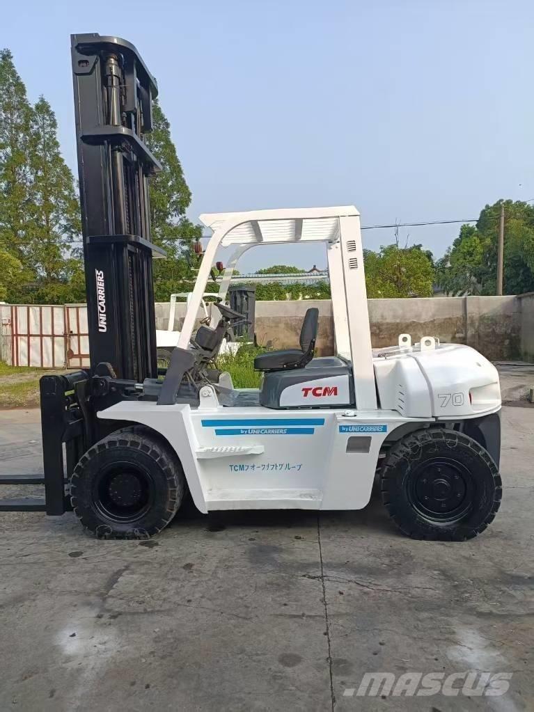 TCM FD 70 Z8 Bakwagens met gesloten opbouw