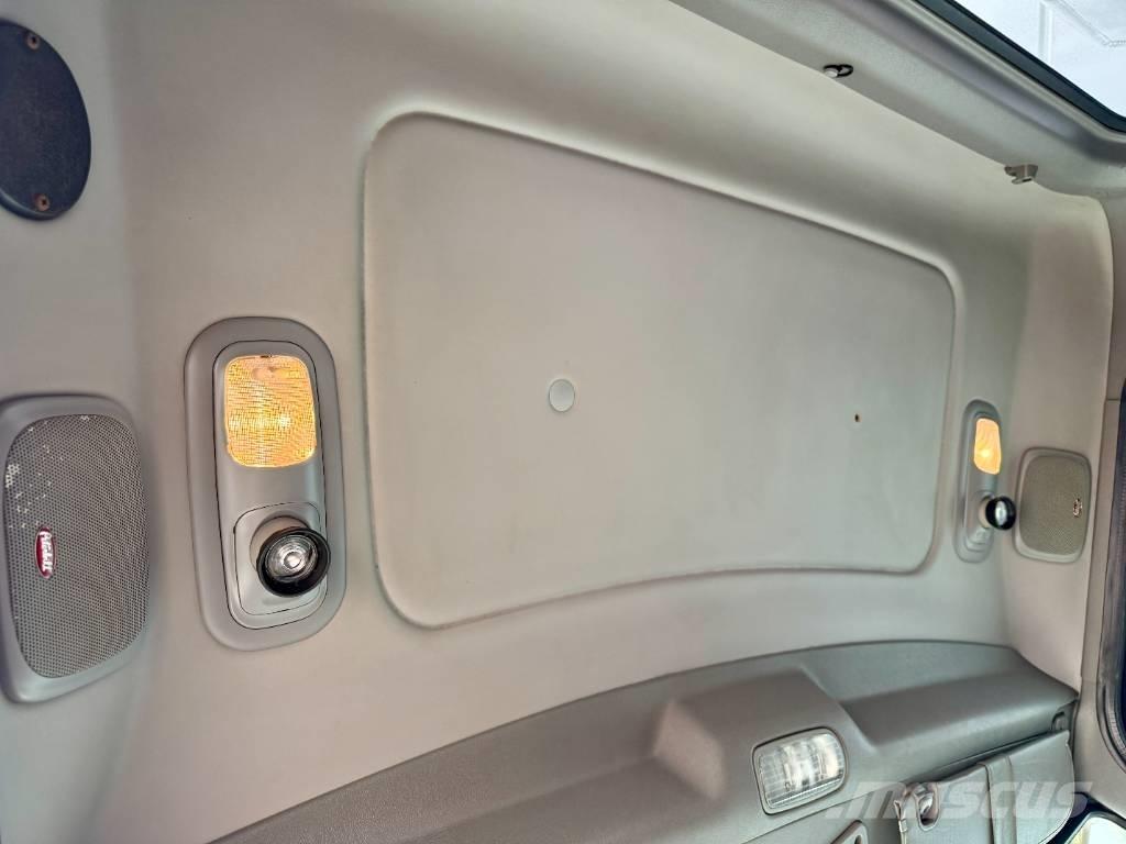 Peterbilt 357 Trekkers