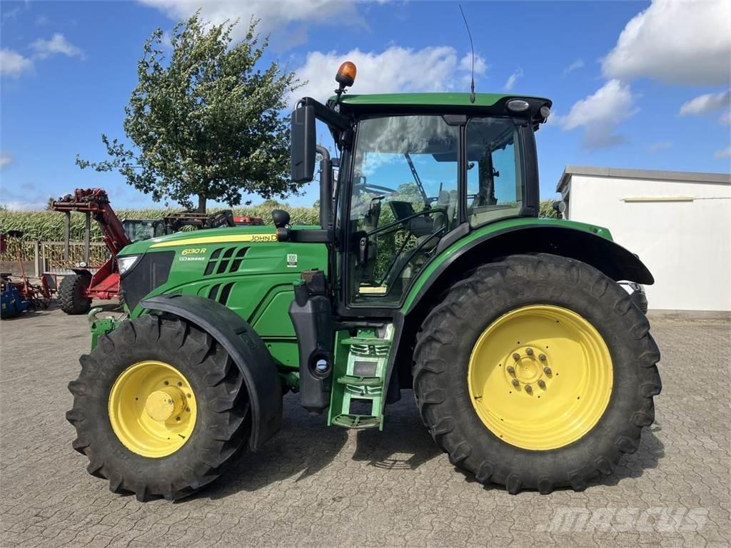 John Deere 6130R Tractoren