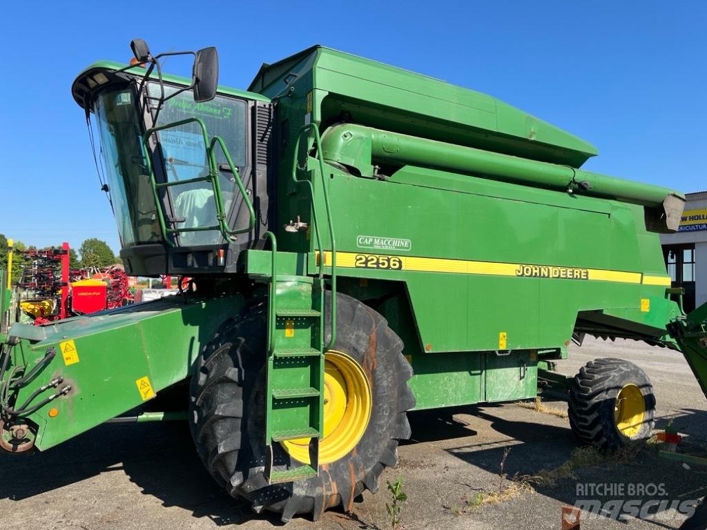John Deere 2256 Maaidorsmachines