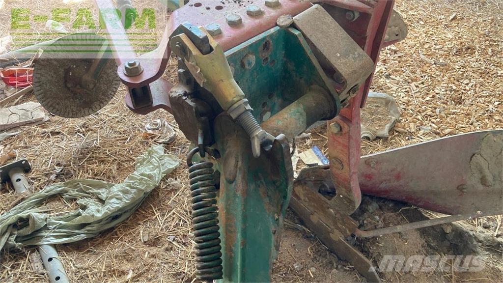 Kverneland LB 100 Conventionele ploegen