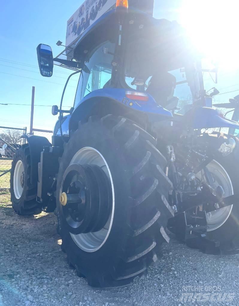 New Holland T 7.210 Tractoren