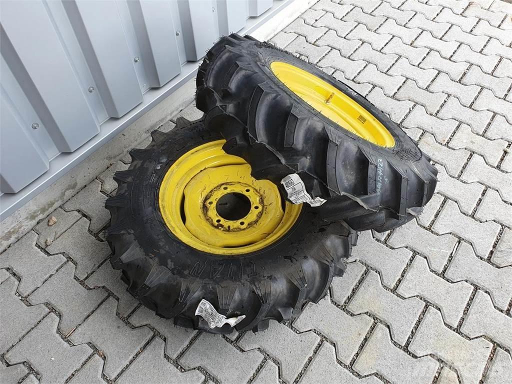 Titan 8-16 x2 Banden, wielen en velgen