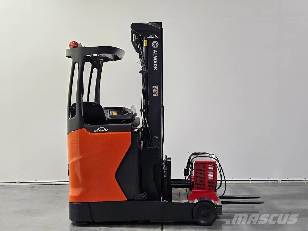 Linde R16B Zelfrijdende stapelaars
