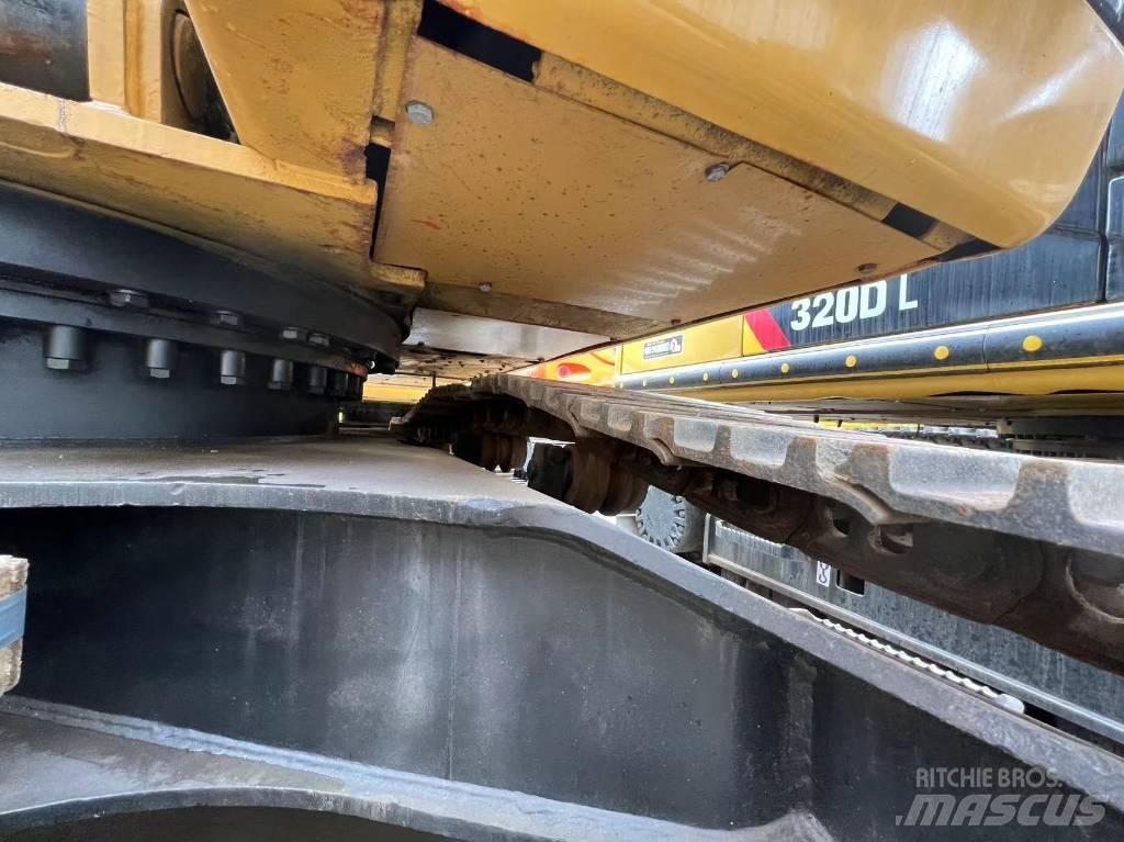 CAT 325 C Rupsgraafmachines