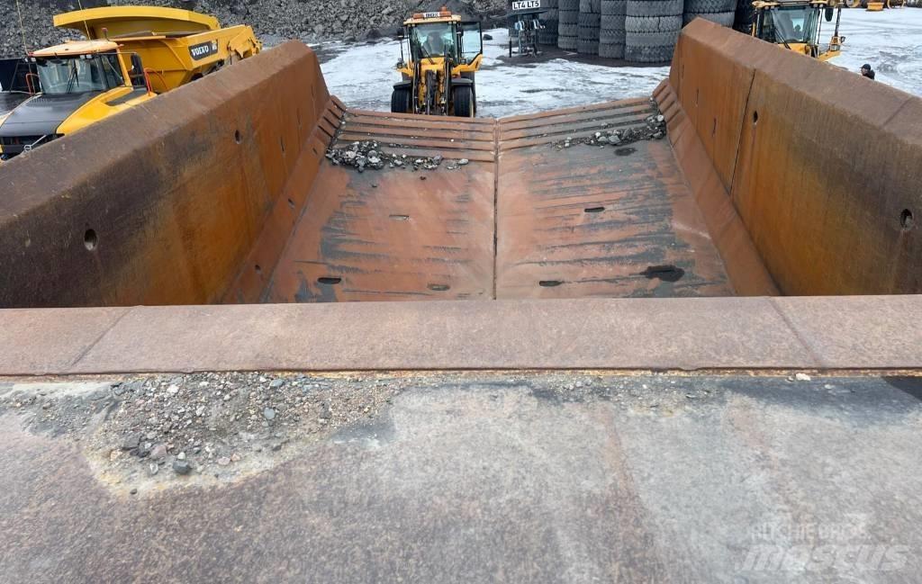 Komatsu 605-7 Starre dumpers