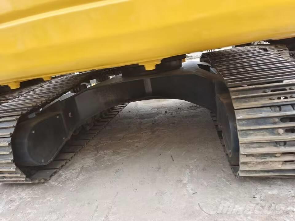Komatsu PC 200-8 Rupsgraafmachines