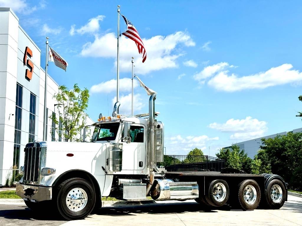 Peterbilt 389 Trekkers