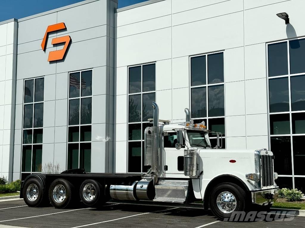 Peterbilt 389 Trekkers
