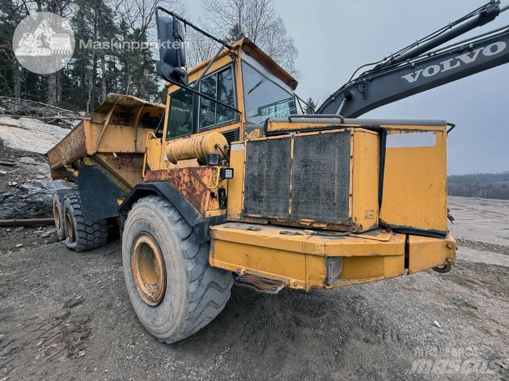 Volvo A 25 C Knik dumptrucks