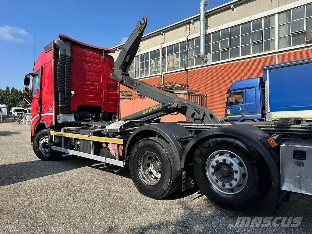 Volvo FH500 Vrachtwagen met containersysteem
