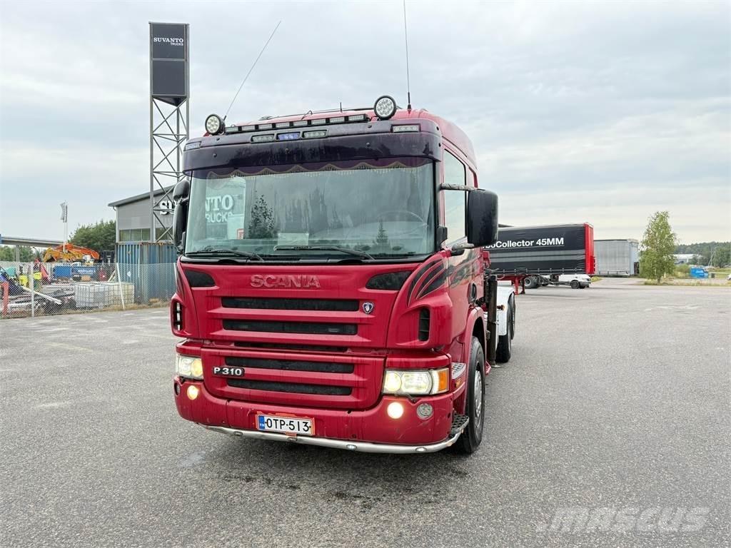 Scania P 310 Vlakke laadvloer met kraan