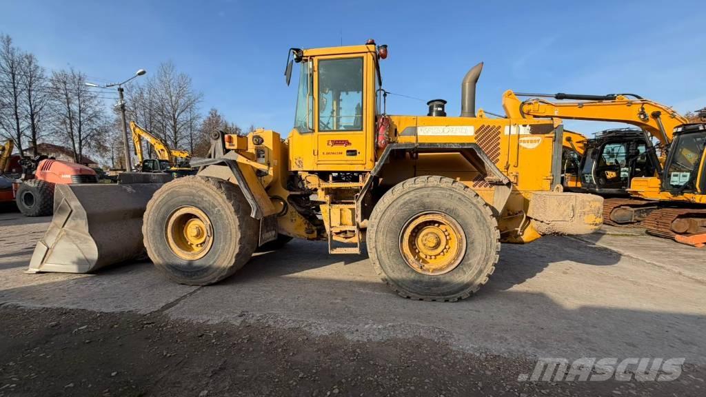 Volvo L 120 D Wielladers