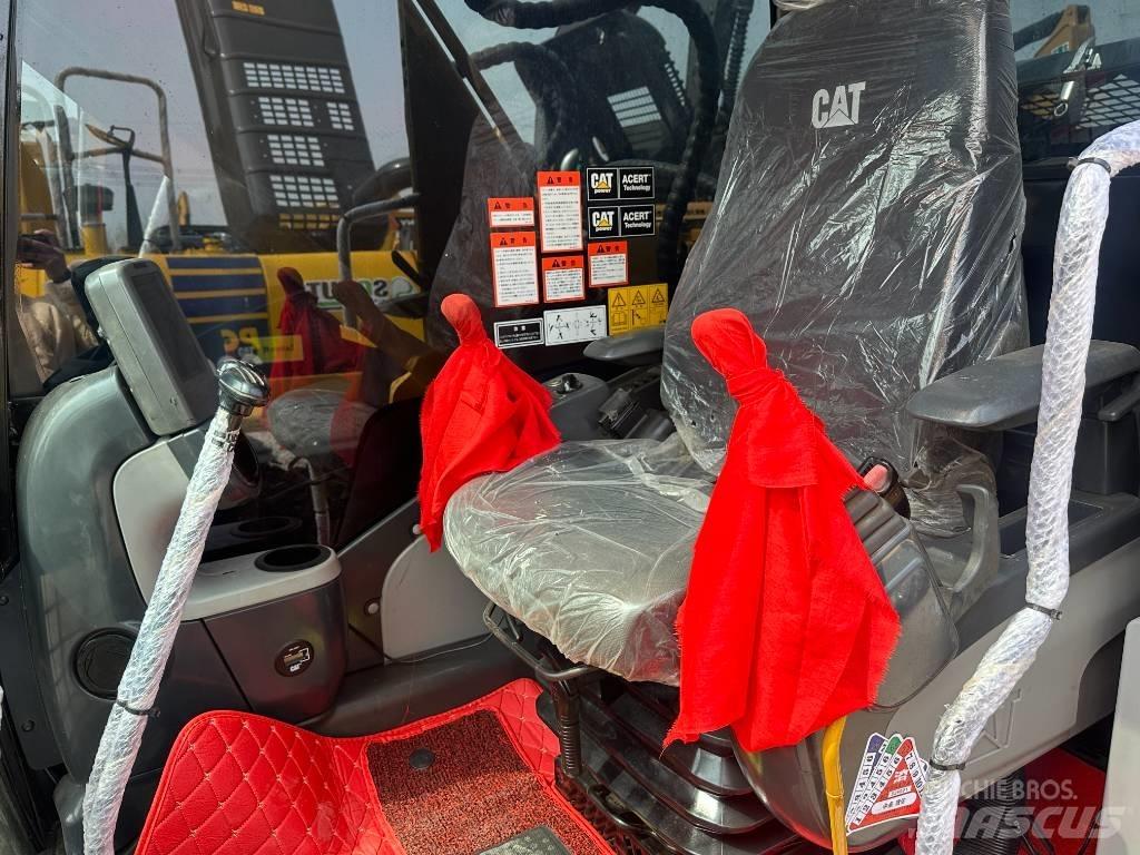CAT 320D2 Rupsgraafmachines