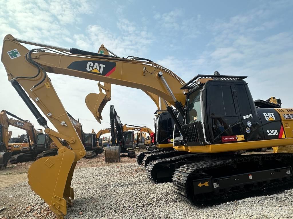CAT 320D2 Rupsgraafmachines