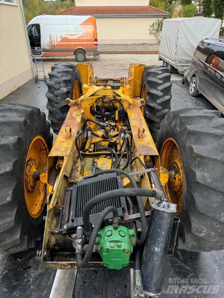 John Deere 540 B Skidders