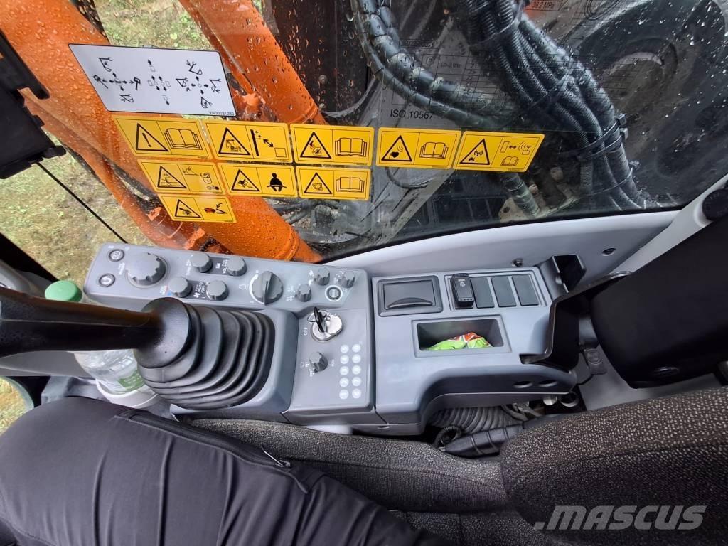 Hitachi ZX 225 US LC Rupsgraafmachines