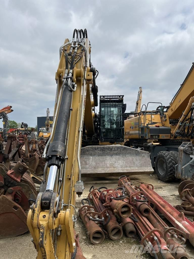 CAT MH 3022 Wielgraafmachines