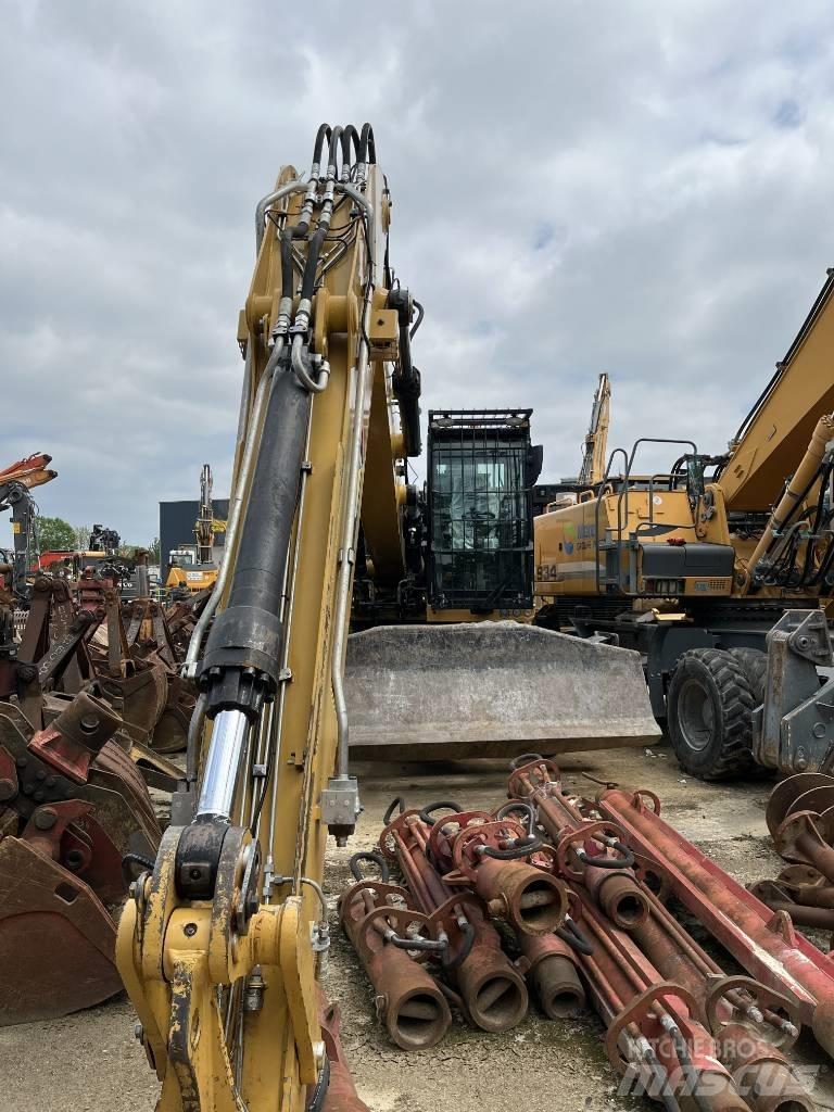 CAT MH 3024 Wielgraafmachines