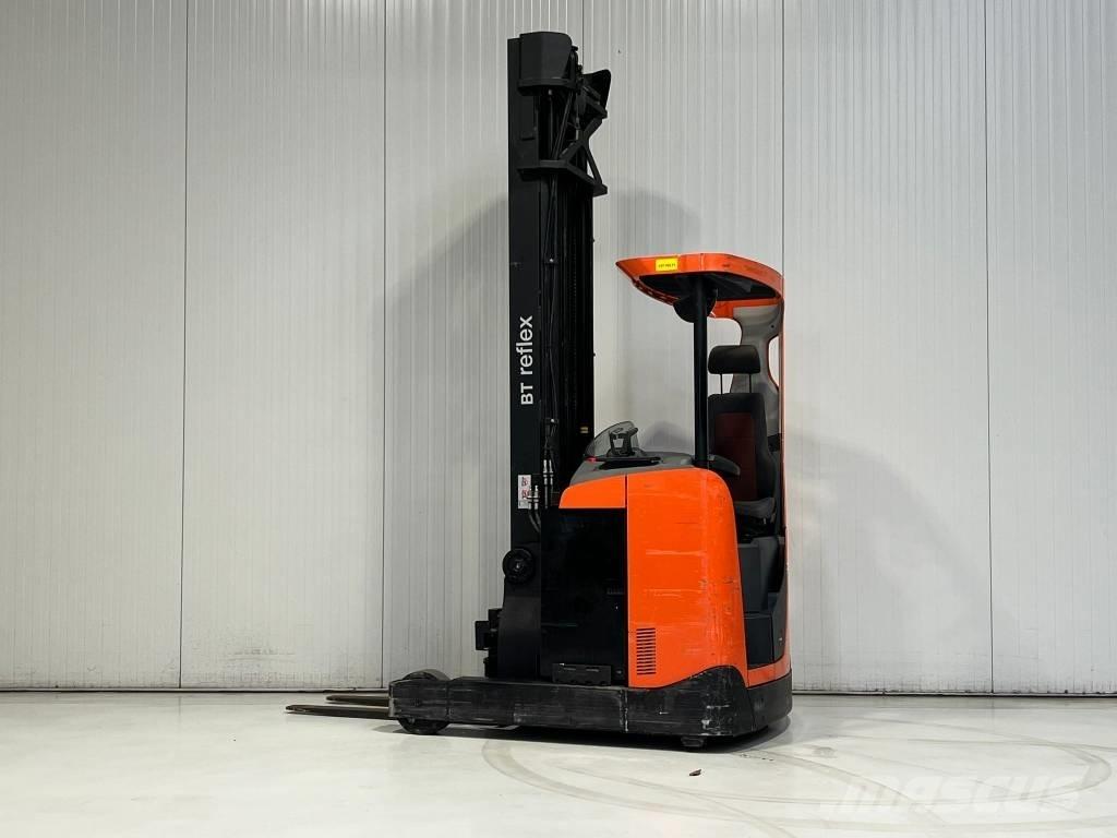 BT RRE160 Reachtruck voor hoog niveau