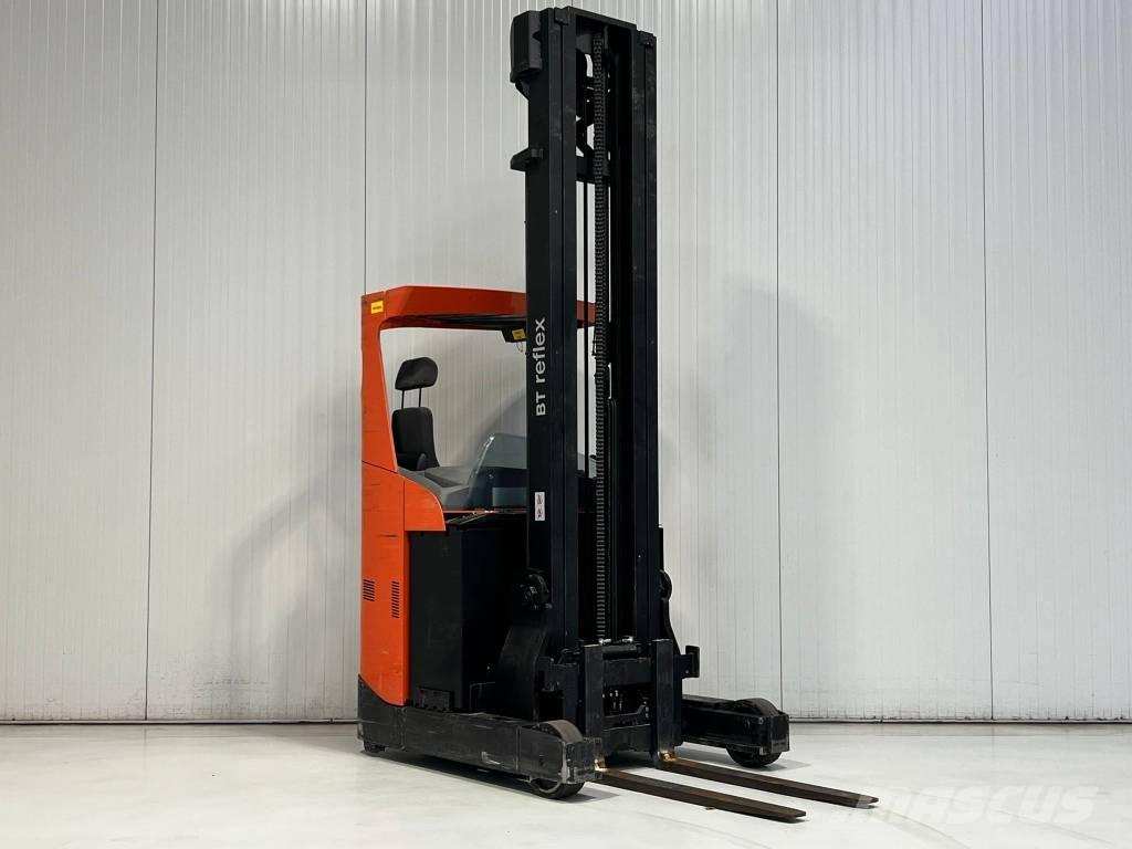 BT RRE160 Reachtruck voor hoog niveau