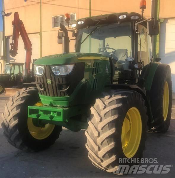 John Deere 6115 R Tractoren