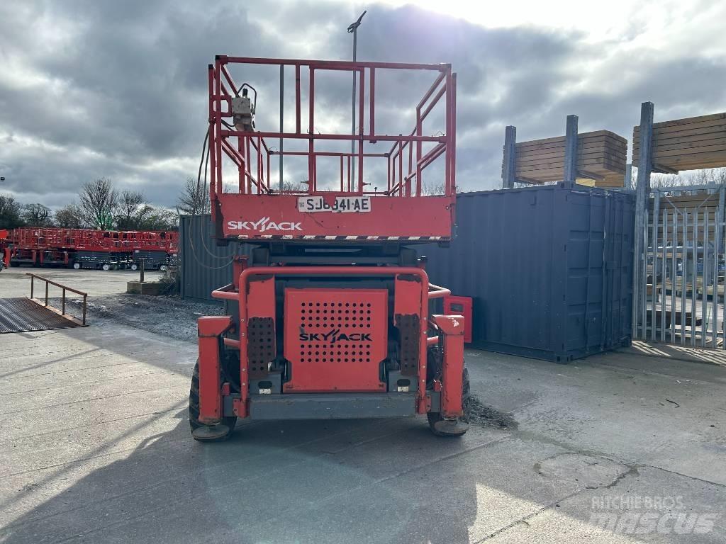 SkyJack SJ 8841 RT Schaarhoogwerkers