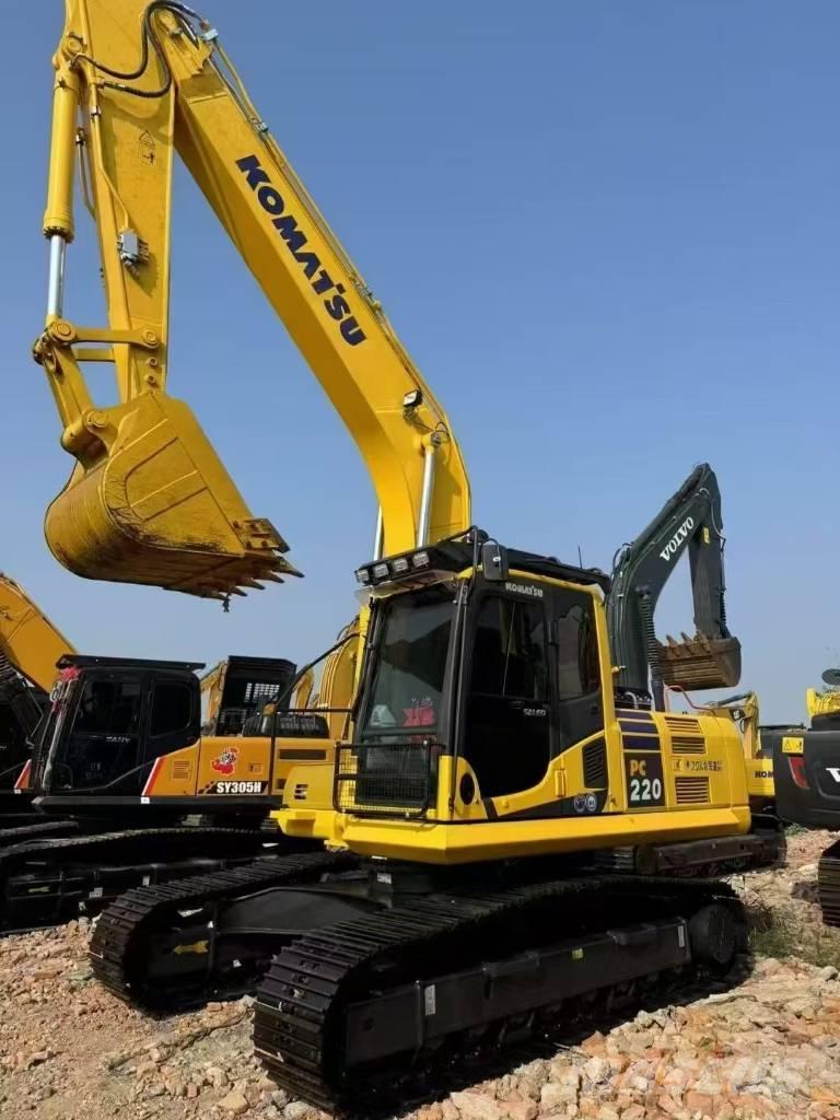 Komatsu 220-8 Rupsgraafmachines
