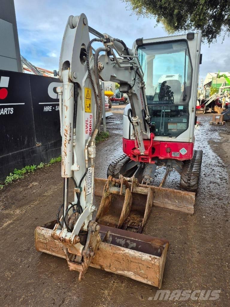 Takeuchi TB 325 R Minigraafmachines < 7t