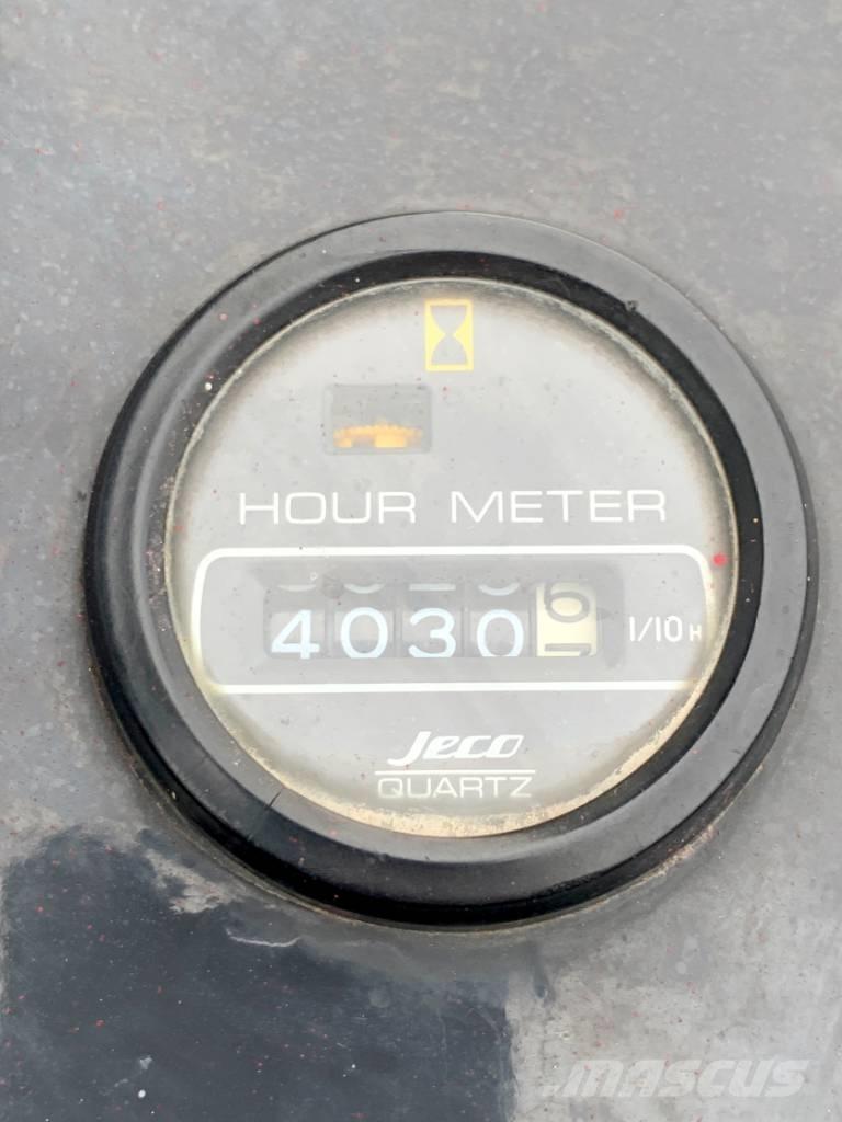 Unic URW 376 Minikranen