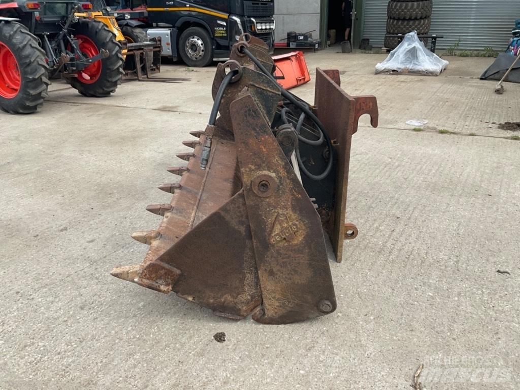JCB 4 IN 1 BUCKET Bakken