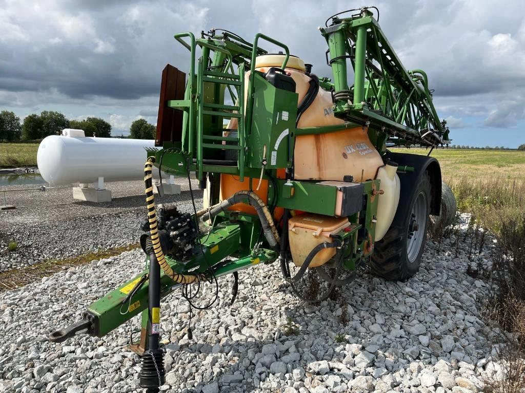 Amazone UX 4200 Getrokken spuitmachines