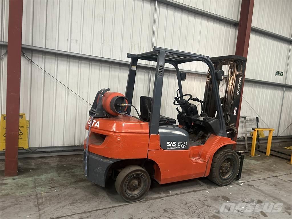 Toyota 7FGF30 LPG heftrucks