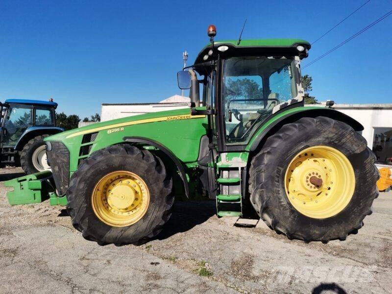John Deere 8295 R Tractoren