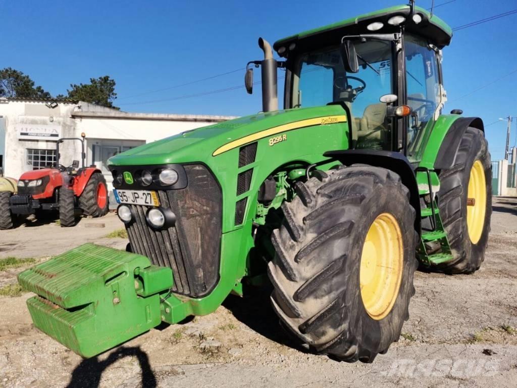 John Deere 8295 R Tractoren