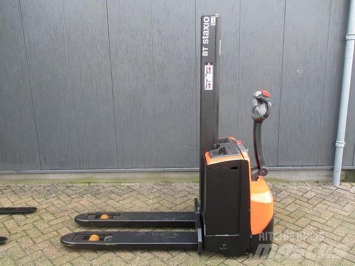 Toyota SWE 080L Meeloop stapelaar